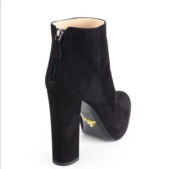 Too big for me… They are a 40 1/2 …Great Winter PRADA Booties ❤️ - Picture 2 of 8